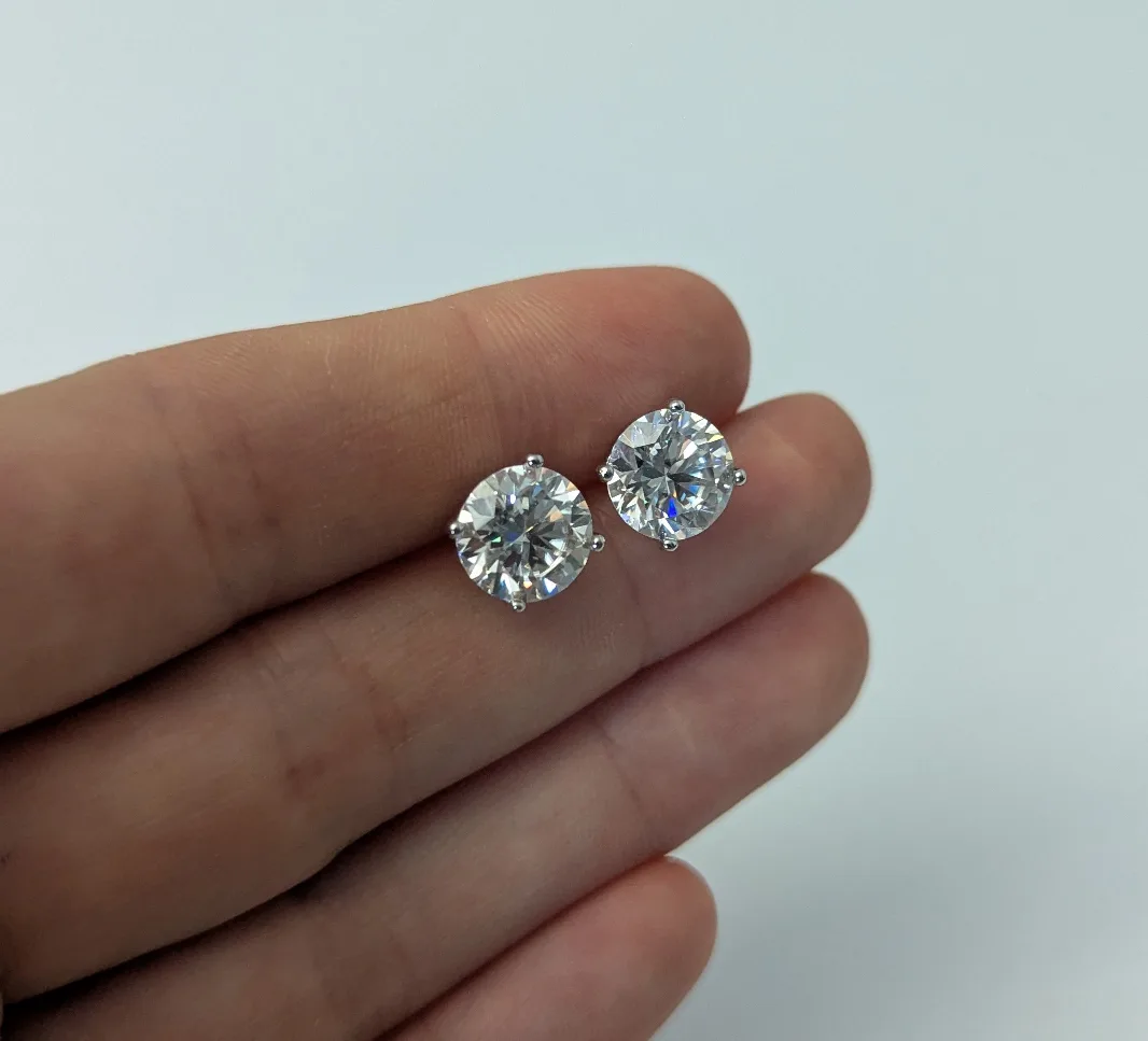 Moissanite Stud Earrings – 18K Gold Plated 925 Sterling Silver image indicator(4)