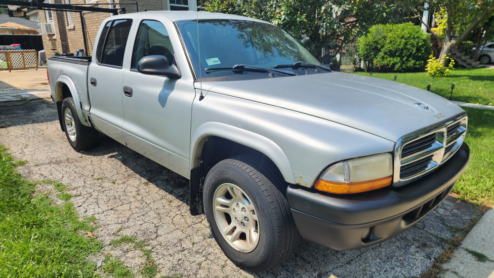 Dodge Dakota SLT 4x2 Truck - photo 2