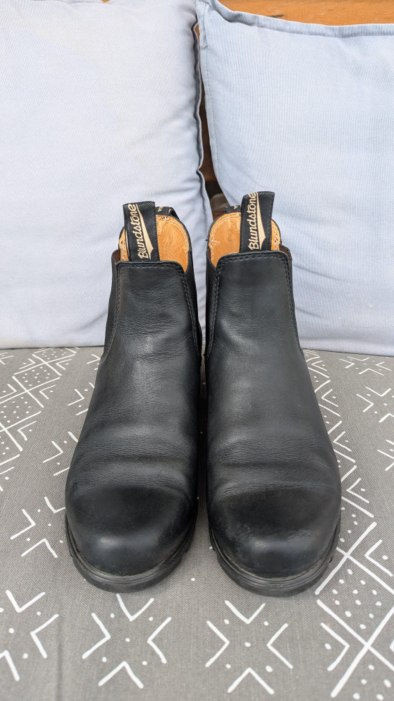 Blundstone Black Leather Chelsea Boots Size W9