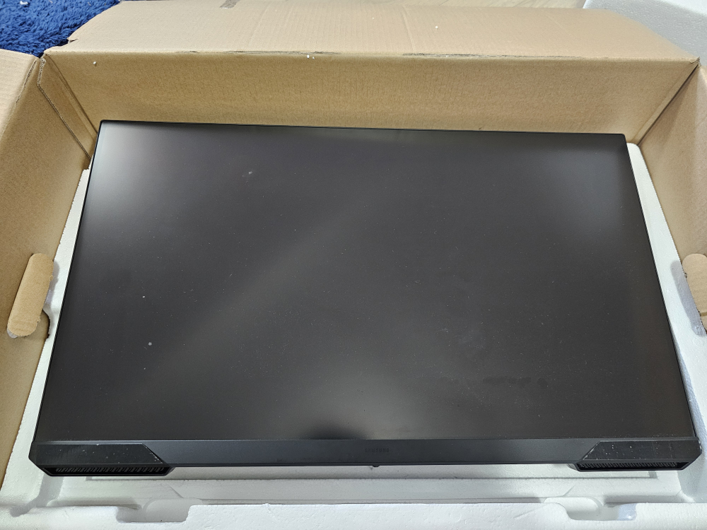 Samsung Odyssey G3 27 inch Monitor - Like New! - photo 2