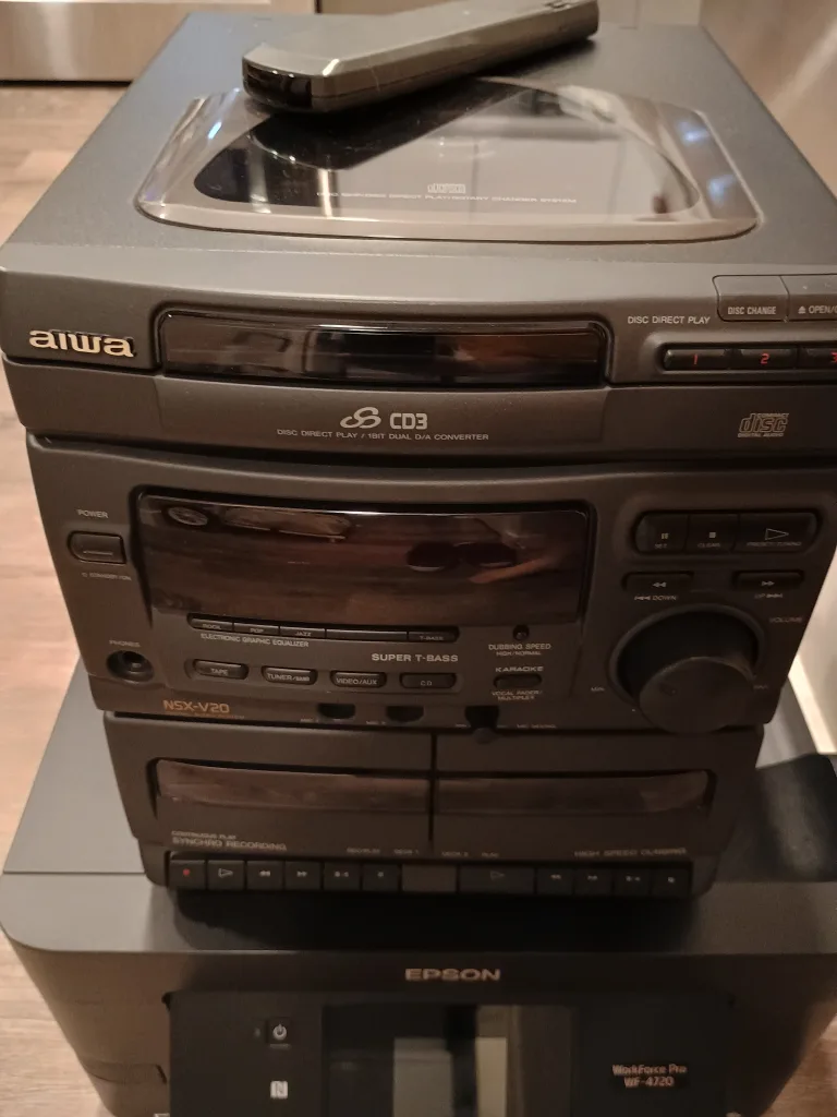 Aiwa NSX-V20 Digital Audio System