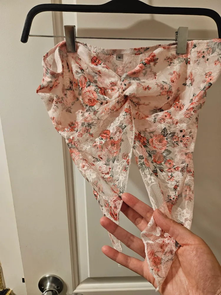 New Y2K Floral Tube Top - Size M image indicator(3)