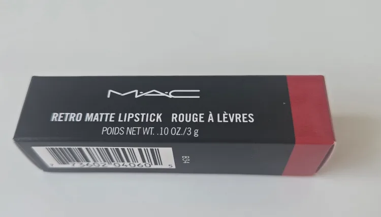 MAC Retro Matte Lipstick - Ruby Woo image indicator(4)