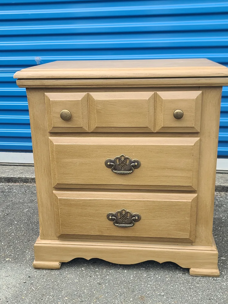 Wooden 3-Drawer Nightstand image indicator(5)