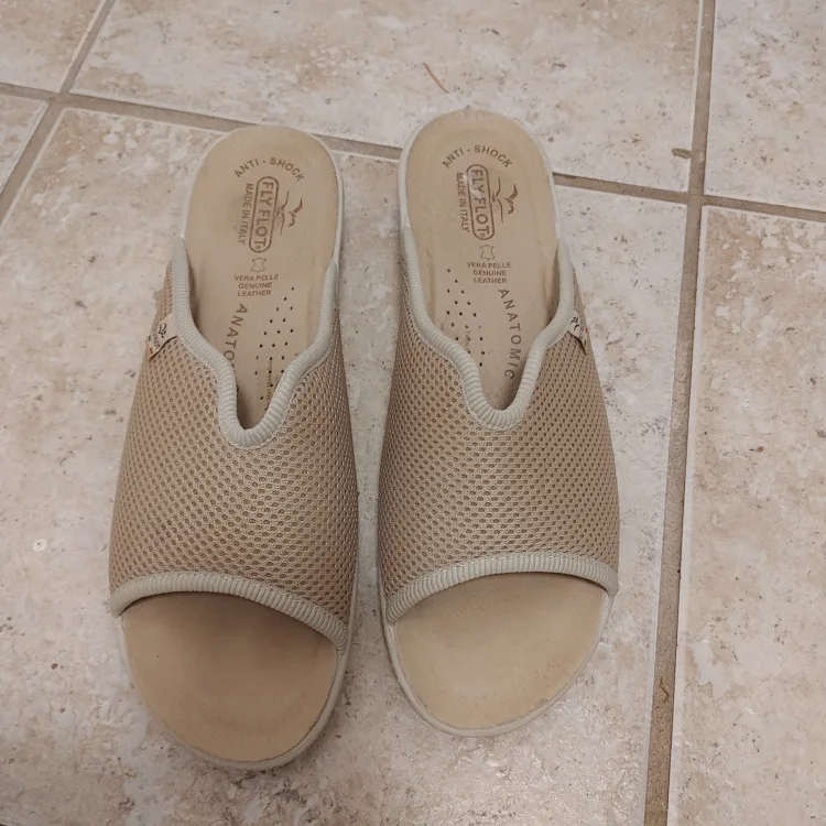 Women's Beige Sandals size 9 thumbnail