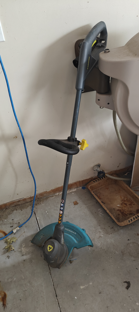 Yardworks Weed Trimmer