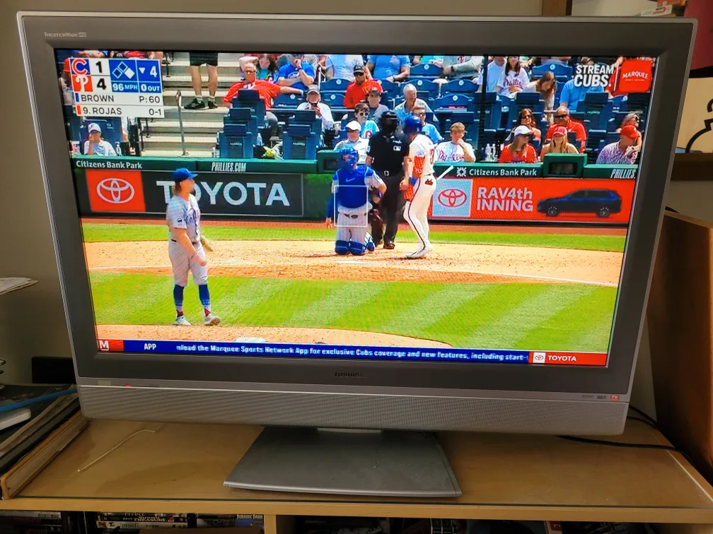 Toshiba 37" Theater wide Television image indicator(2)