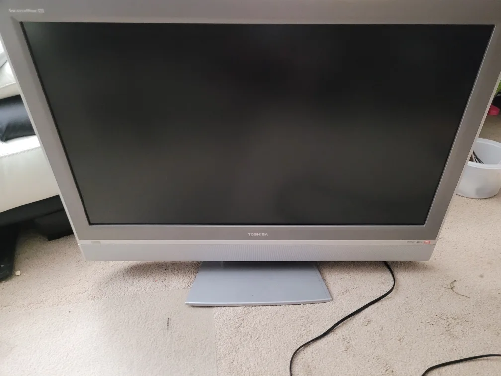 Toshiba 37" Theater wide Television image indicator(3)