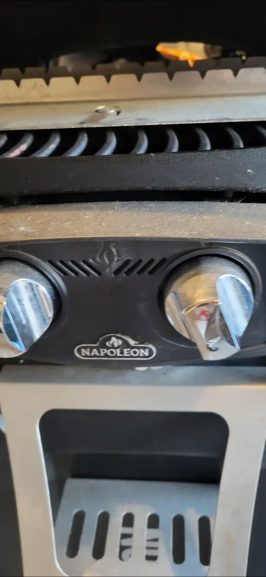 Napoleon Gas Grill image indicator(2)