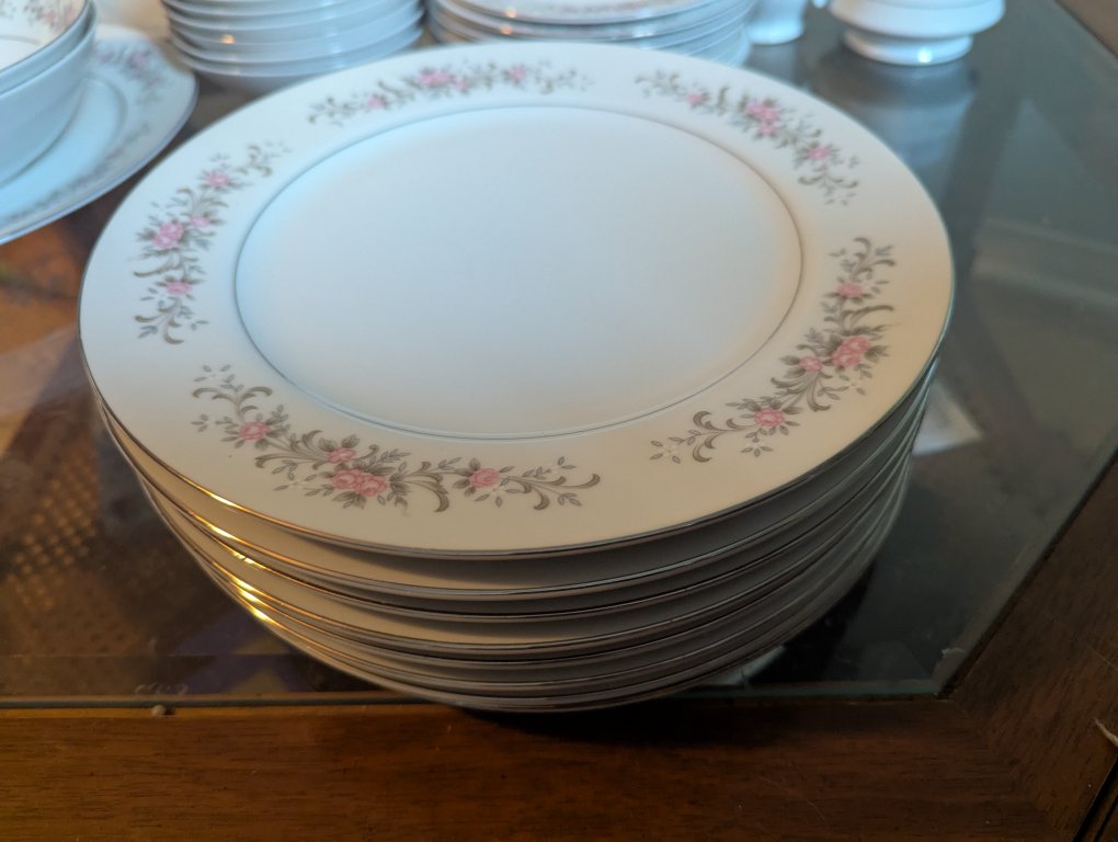 Premiere Fine China Rose Garden Dinnerware Set - photo 5