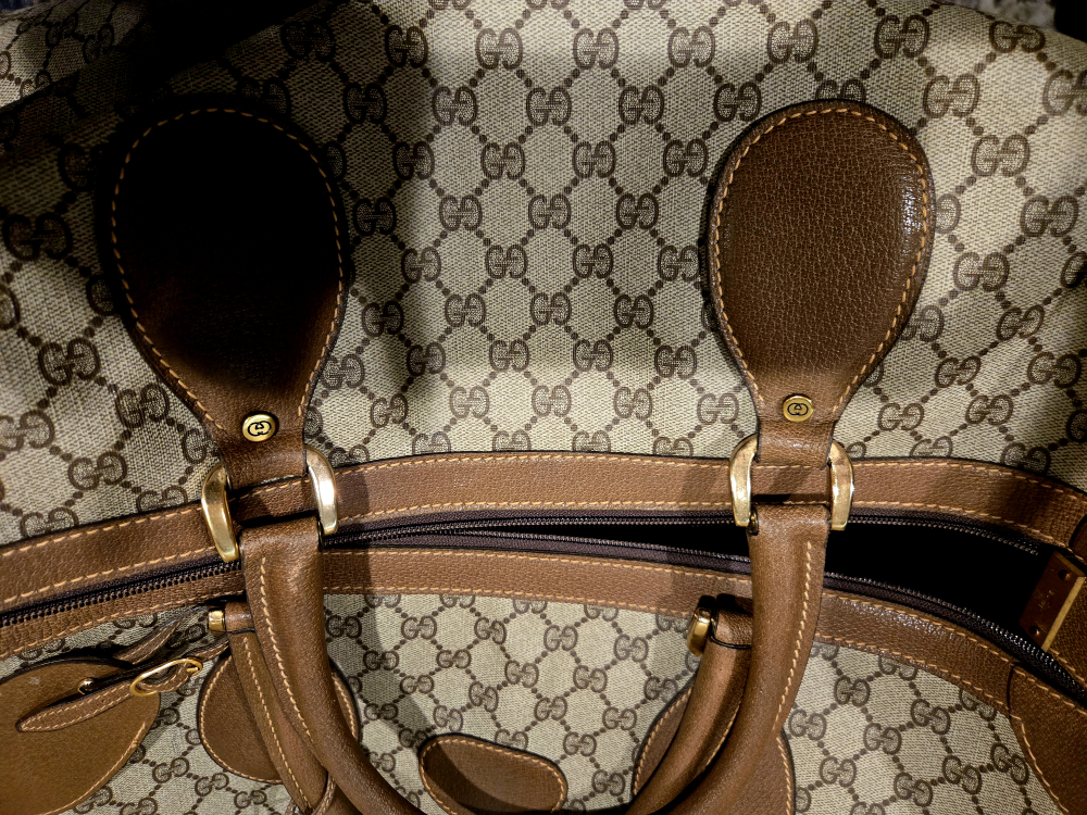 Authentic X-Large Gucci Monogram Duffle Bag, one owner - photo 5