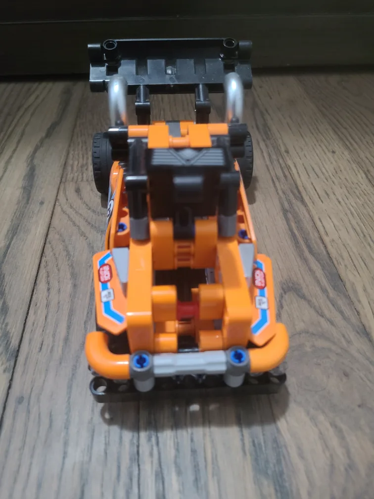 Lego Technic 42104 Race Truck image indicator(2)