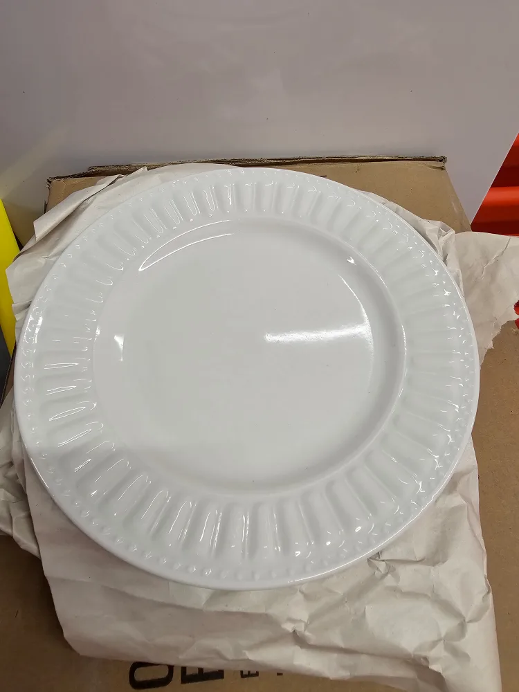 White Decorative Dinner Plates image indicator(4)