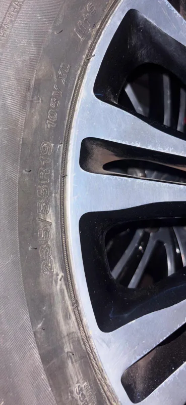 Set of 4 Tires 235/55R19 105V XL