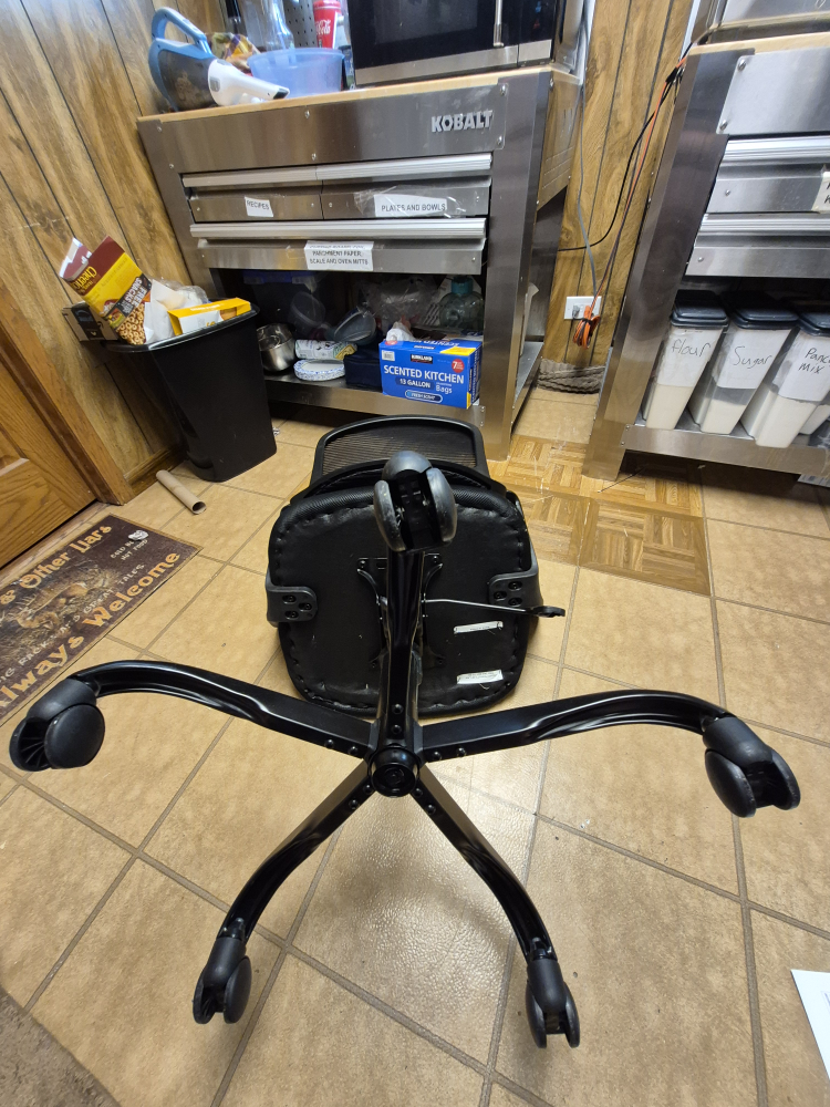 Black Office Chair - photo 3