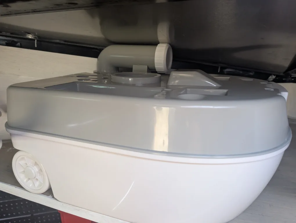 Portable Camping Toilet - 6.3 Gallon image indicator(3)