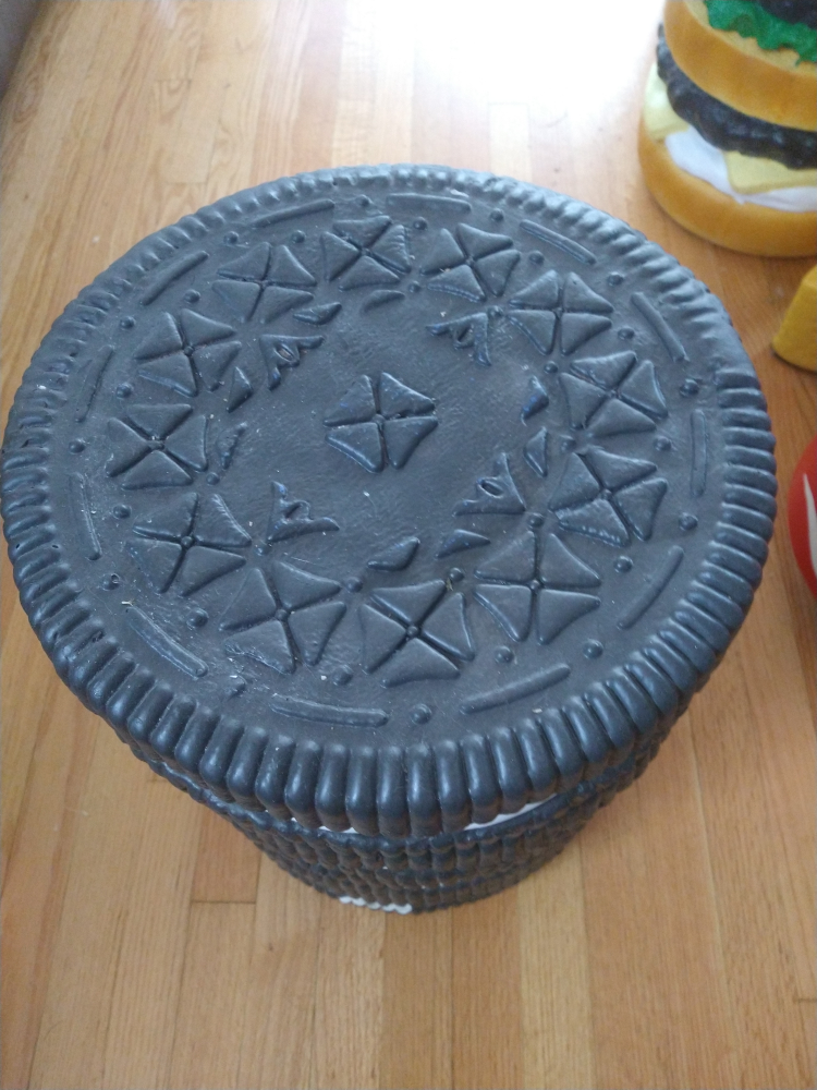 Oreo Cookie Stool - photo 2