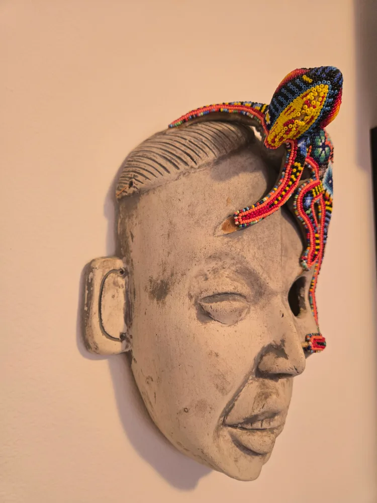 Vintage Handcrafted Mexican Gypsum Mask with Beaded Lizard image indicator(3)