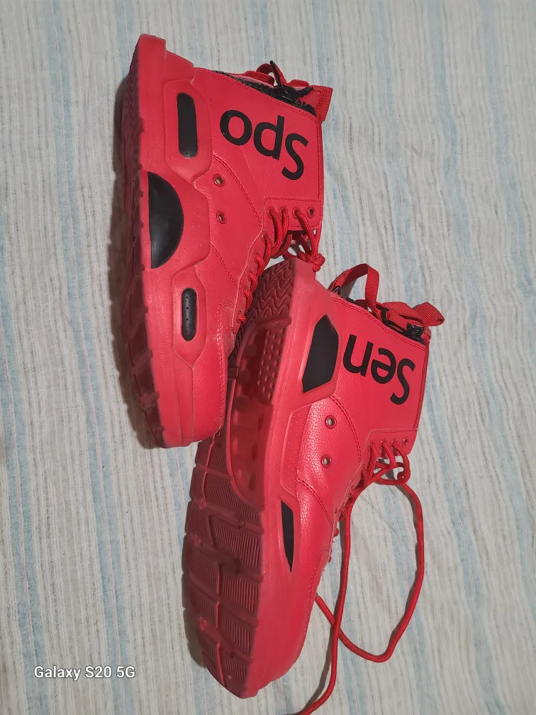 Red 'Spo Sen' High-Top Sneakers image indicator(2)