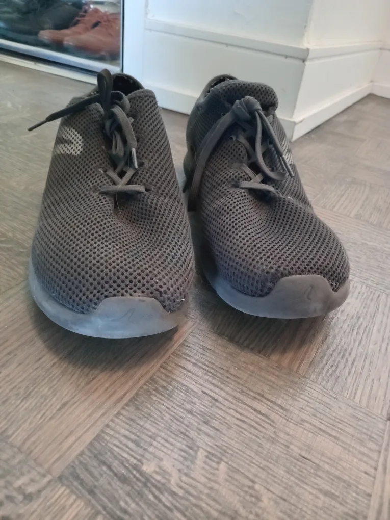 Black Shoes, Size 10.5 image indicator(2)
