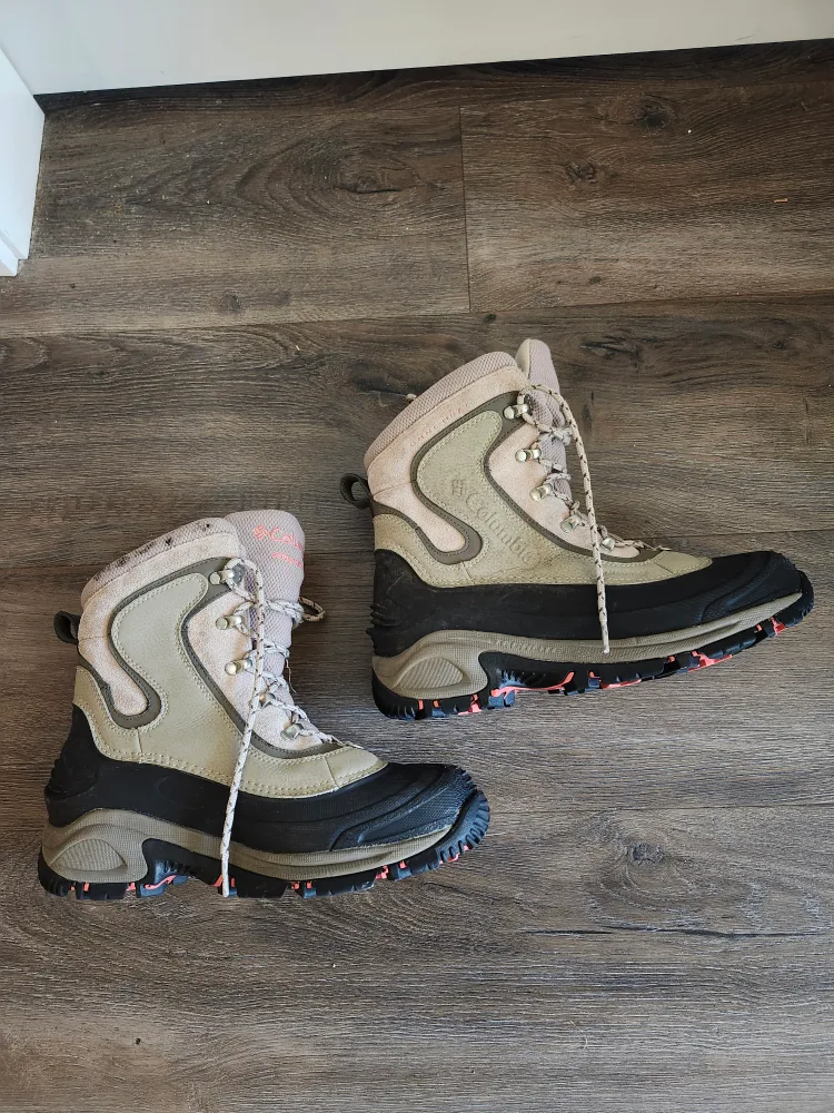 Columbia Winter Boots - Men's Size 10 (EU 42 2/3) image indicator(2)