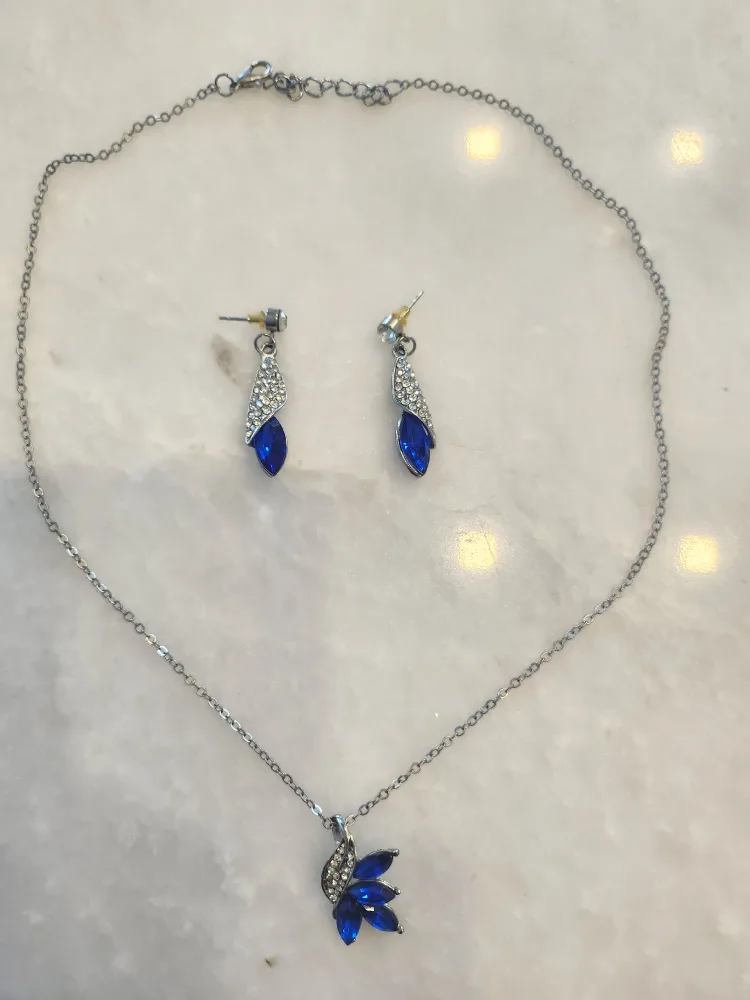 Necklace and Earring Set with Blue Accents thumbnail