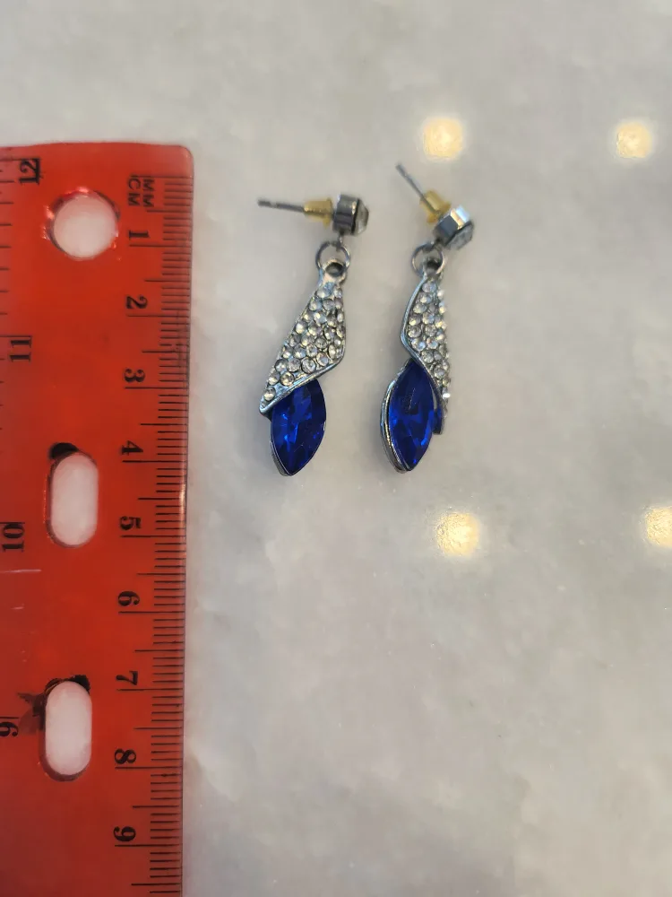 Necklace and Earring Set with Blue Accents image indicator(3)