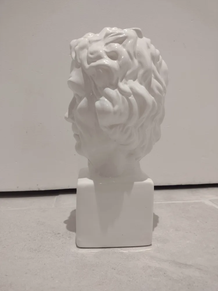 White Ceramic Bust image indicator(3)