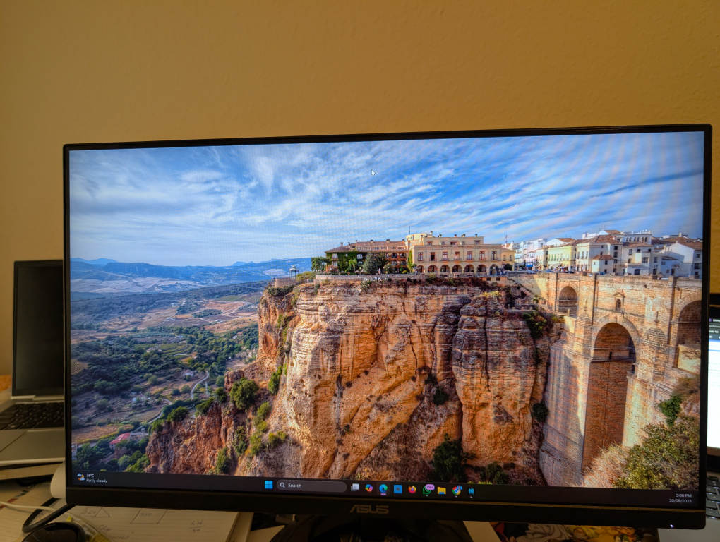 ASUS 24 inch Monitor - photo 3