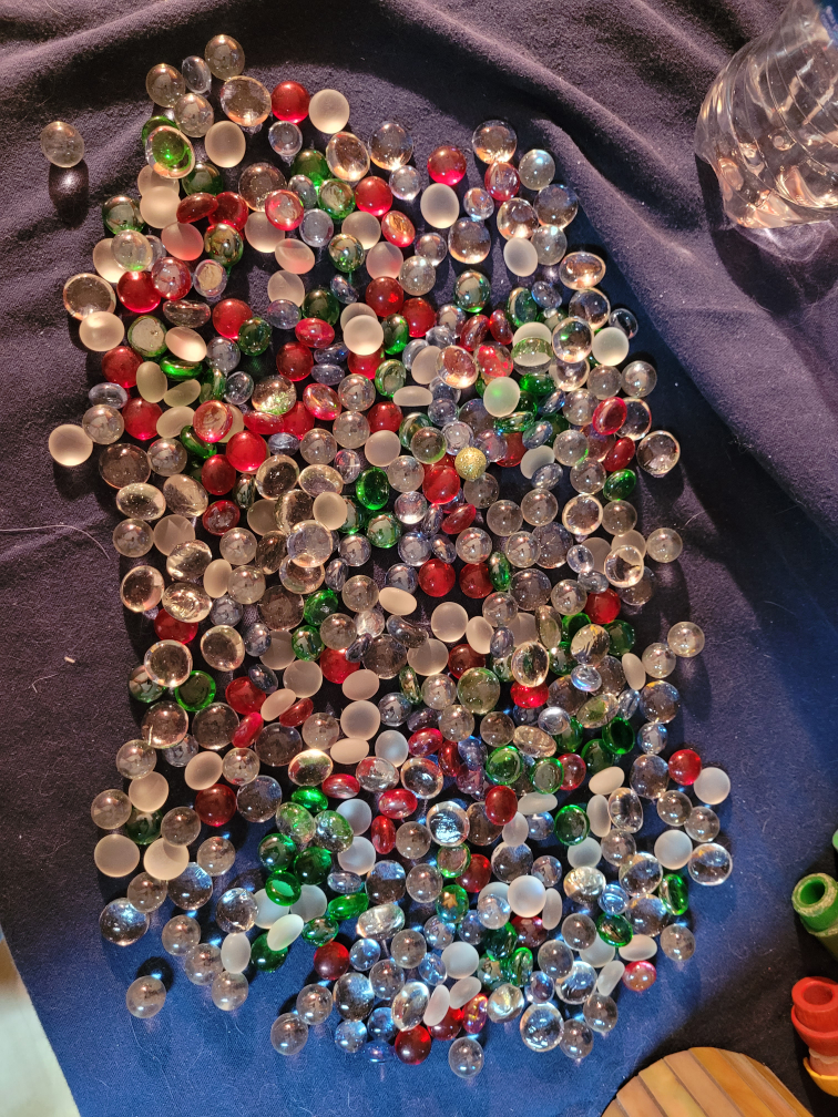 2 pounds of glass filler stones