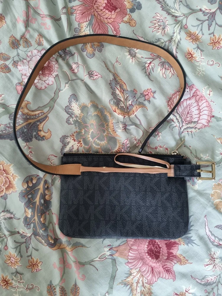 Michael Kors Belt Bag image indicator(2)