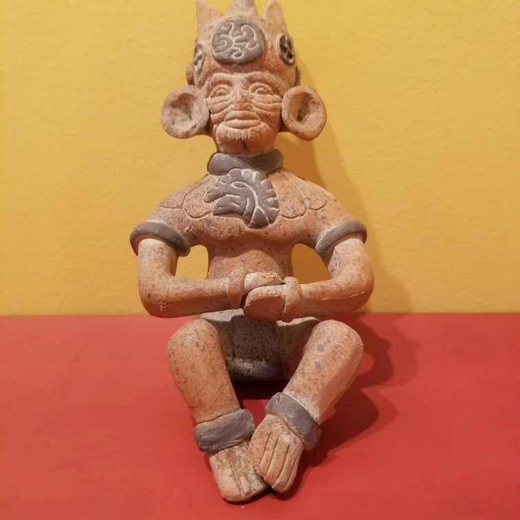 Terracotta Mayan Figurine - photo 2