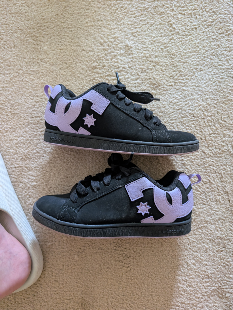 DC Shoes Women's Court Graffik Black/Lavender Size 7