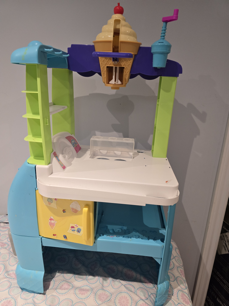 Play-Doh Ice Cream Truck Playset