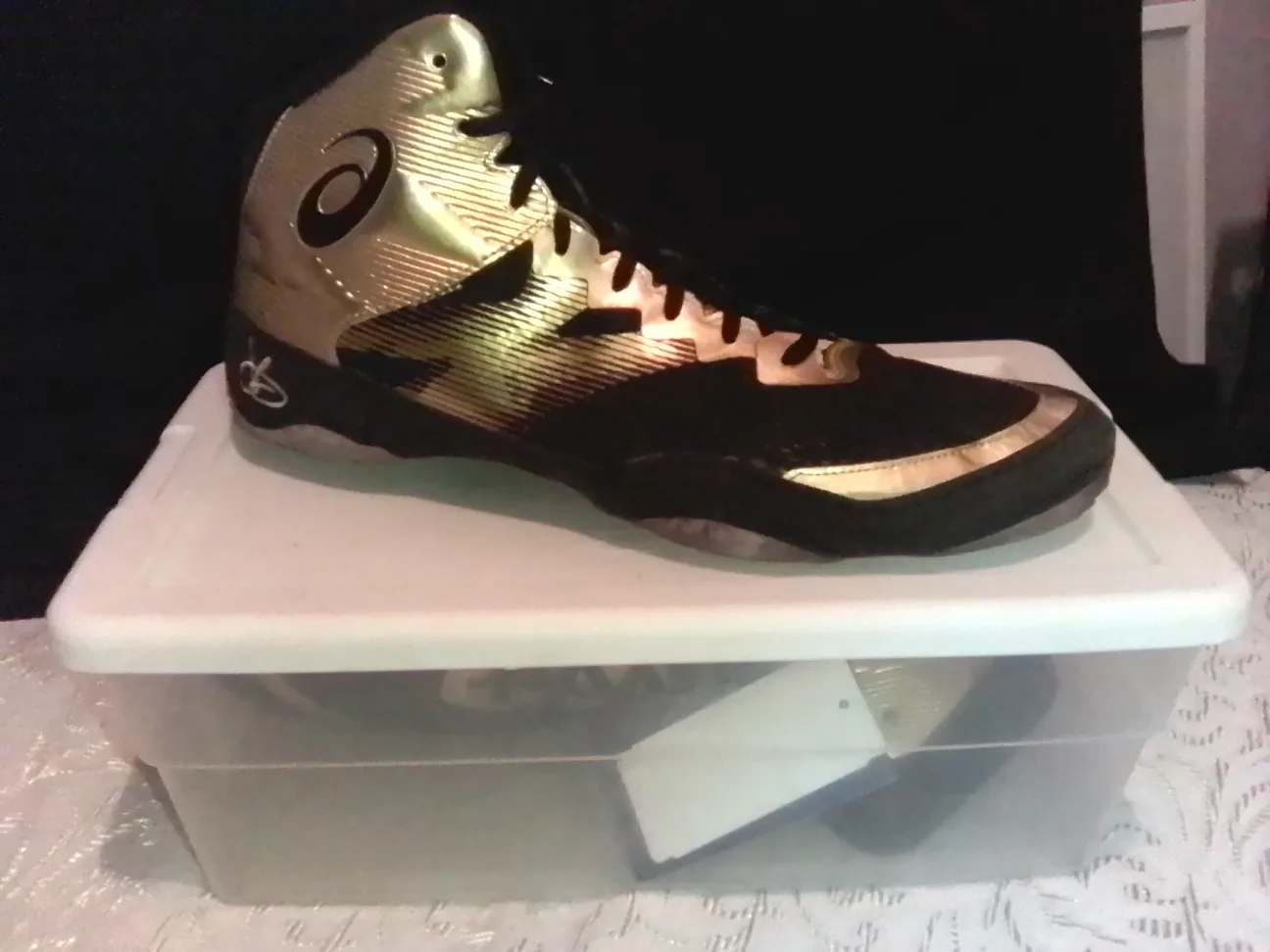 Asics Wrestling Shoe - Black & Gold thumbnail
