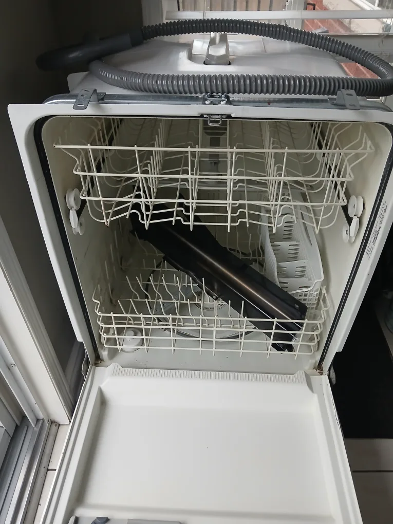 Frigidaire Dishwasher - Great Condition! image indicator(2)