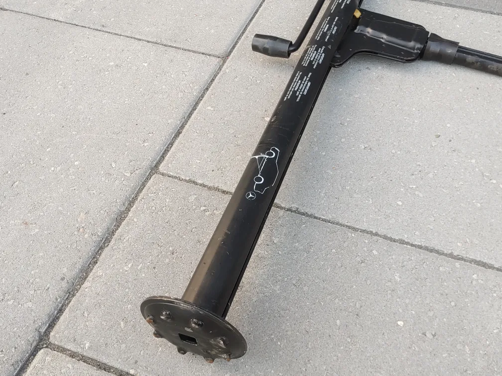 MERCEDES BENZ W126 FACTORY OEM TIRE CAR JACK 1235830715 image indicator(3)