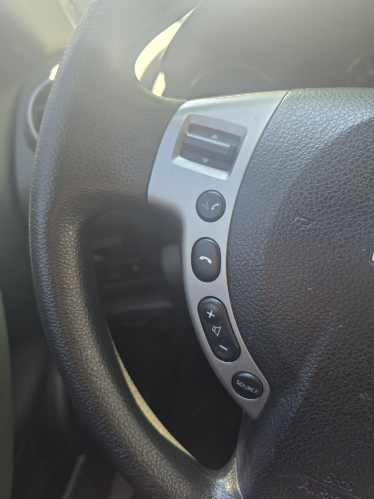 Nissan Rogue Black SUV - photo 5