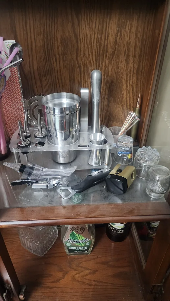 Bar tools and cocktail glasses, crystal. image indicator(3)