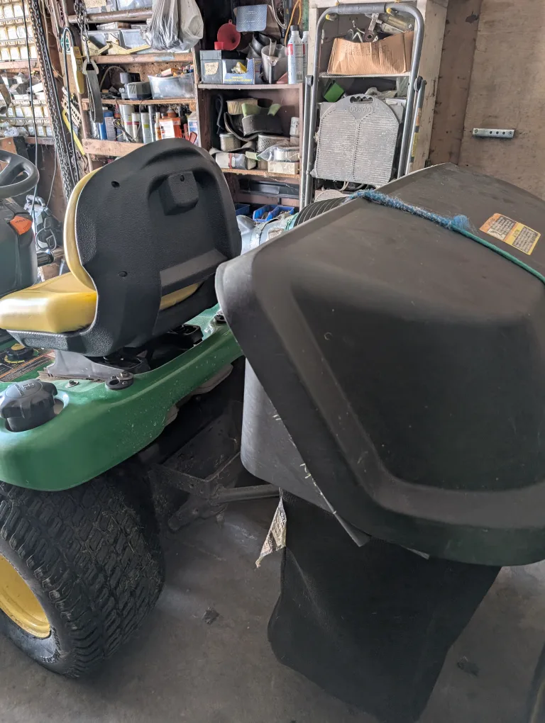 John Deere x360 with Bagger image indicator(4)