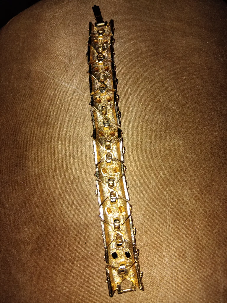 Gold Tone Bracelet with Gemstones image indicator(3)