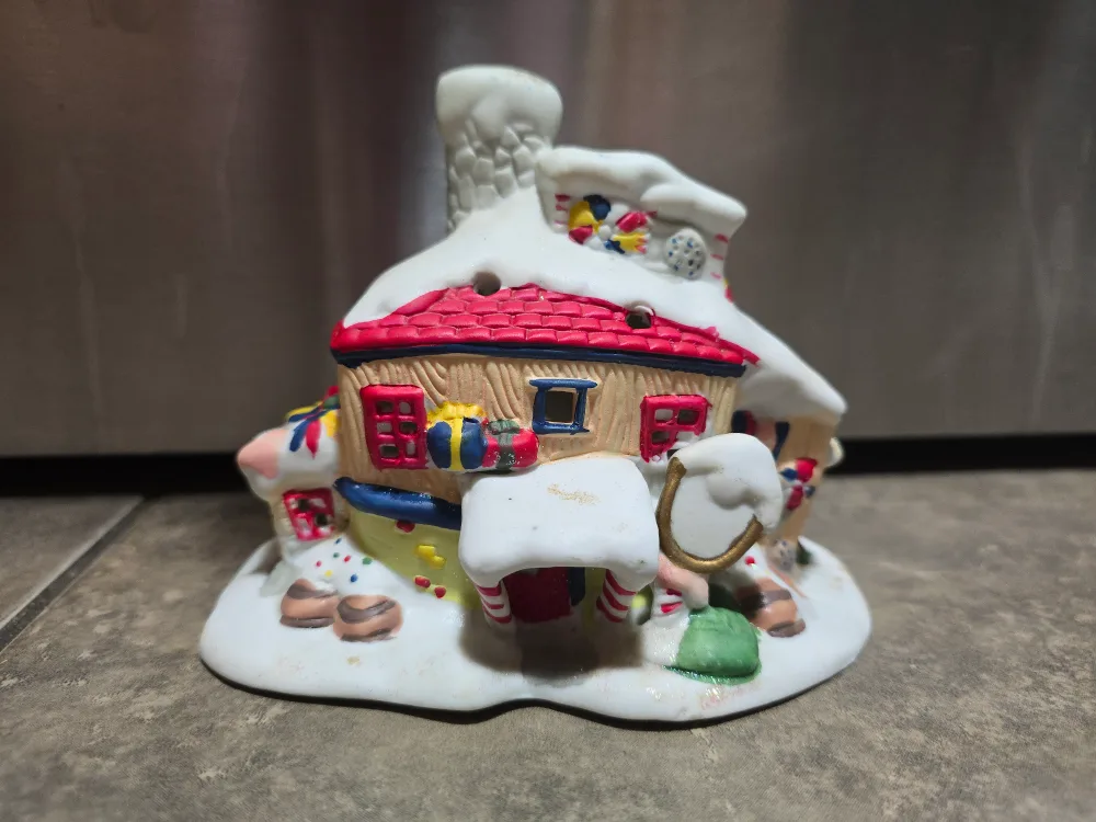 Ceramic Christmas Light Up House thumbnail
