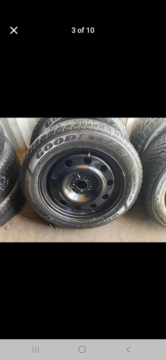 Goodyear Winter Tires 235/55R17 image indicator(3)