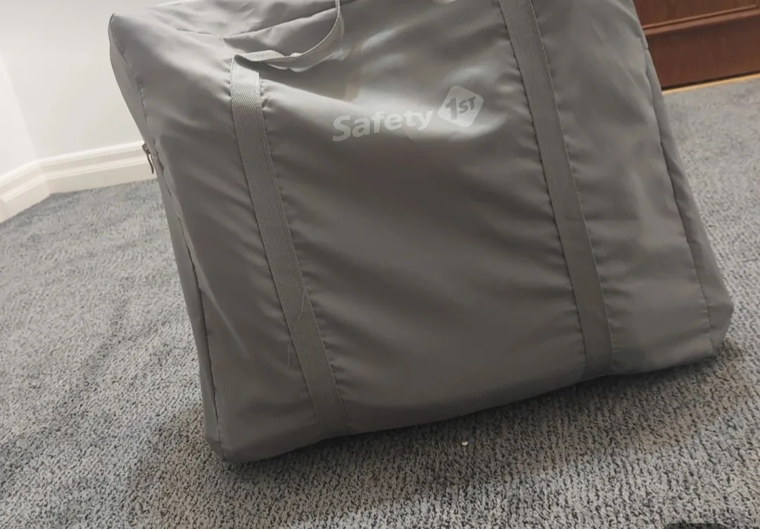 Safety 1st Baby Bassinet with Carry Bag - Grey image indicator(2)