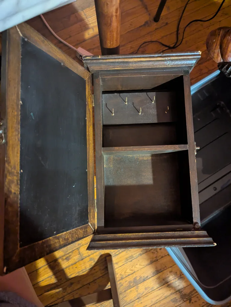 Wooden Wine-Themed Wall Cabinet image indicator(2)