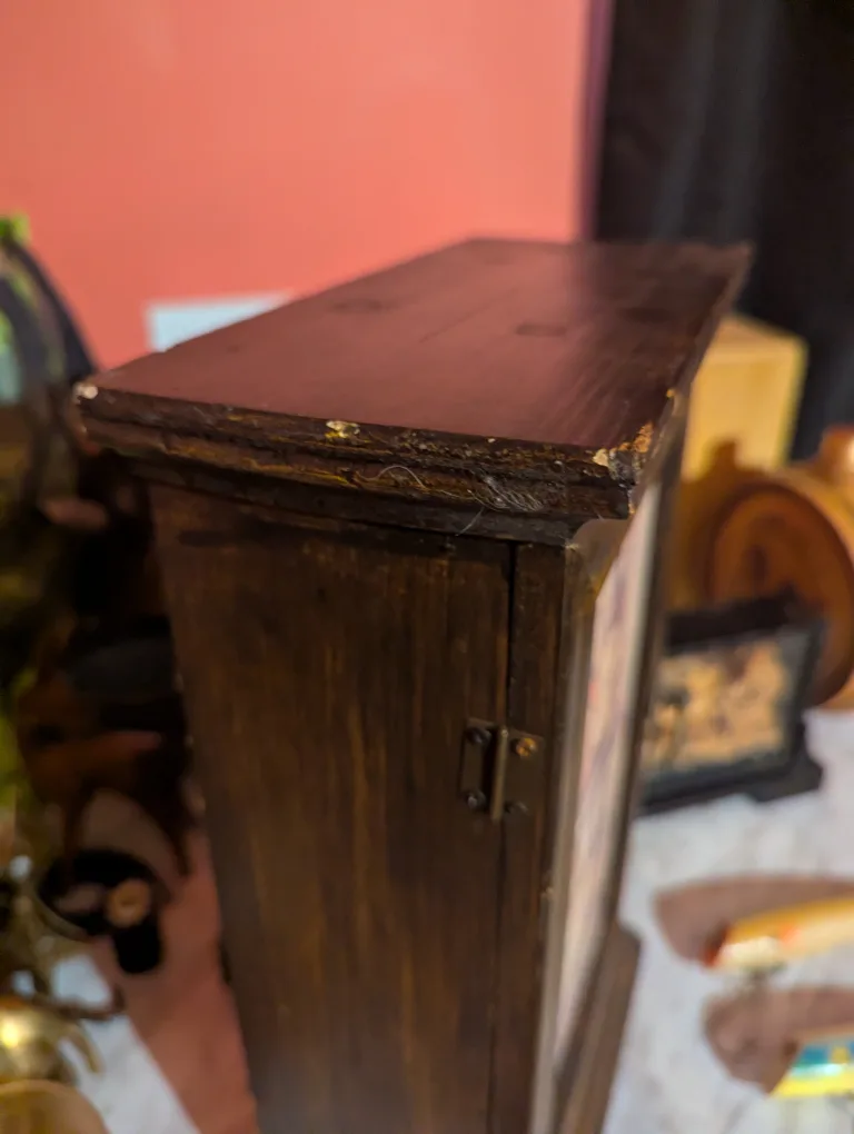 Wooden Wine-Themed Wall Cabinet image indicator(4)