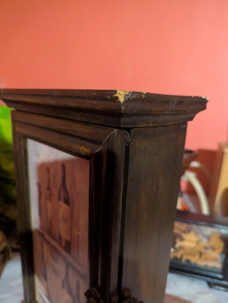 Wooden Wine-Themed Wall Cabinet image indicator(5)