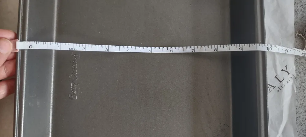 (NEW) Wooden Rolling Pin & Betty Crocker Baking Pan (used) image indicator(3)