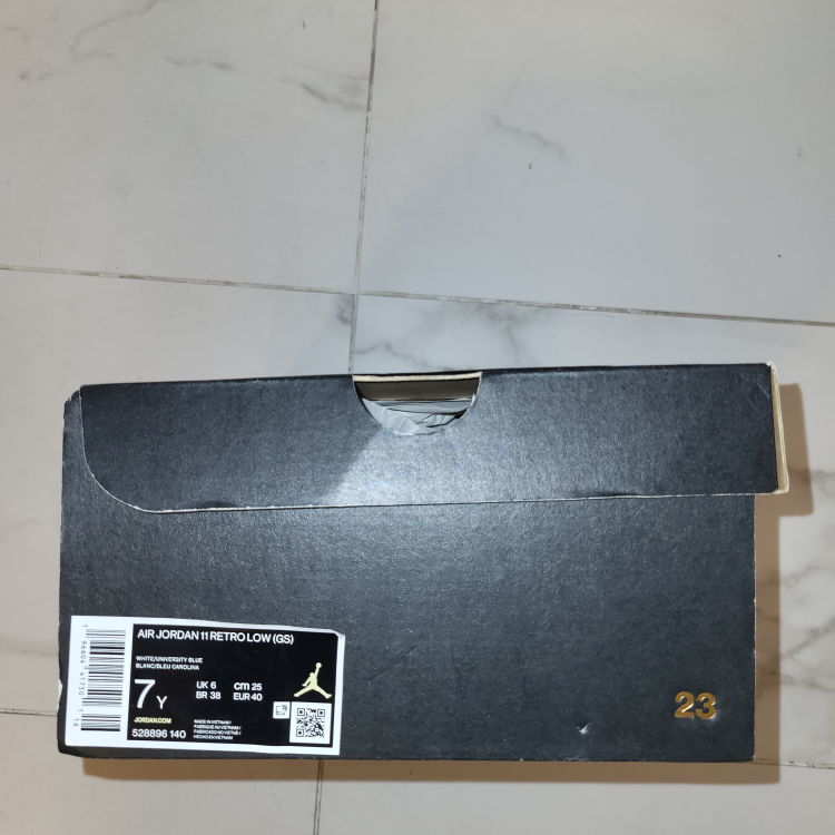 Air Jordan 11 Cement Grey - photo 3