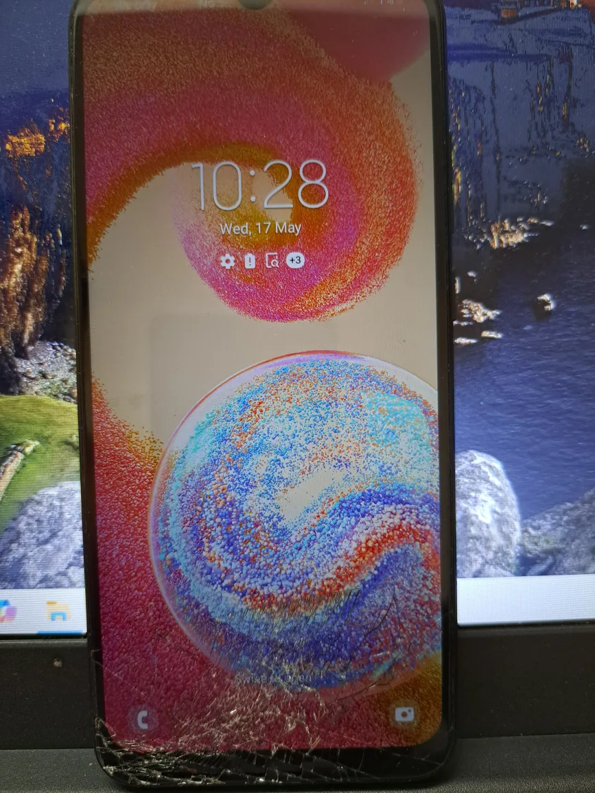 Samsung A04 - Cracked Screen thumbnail